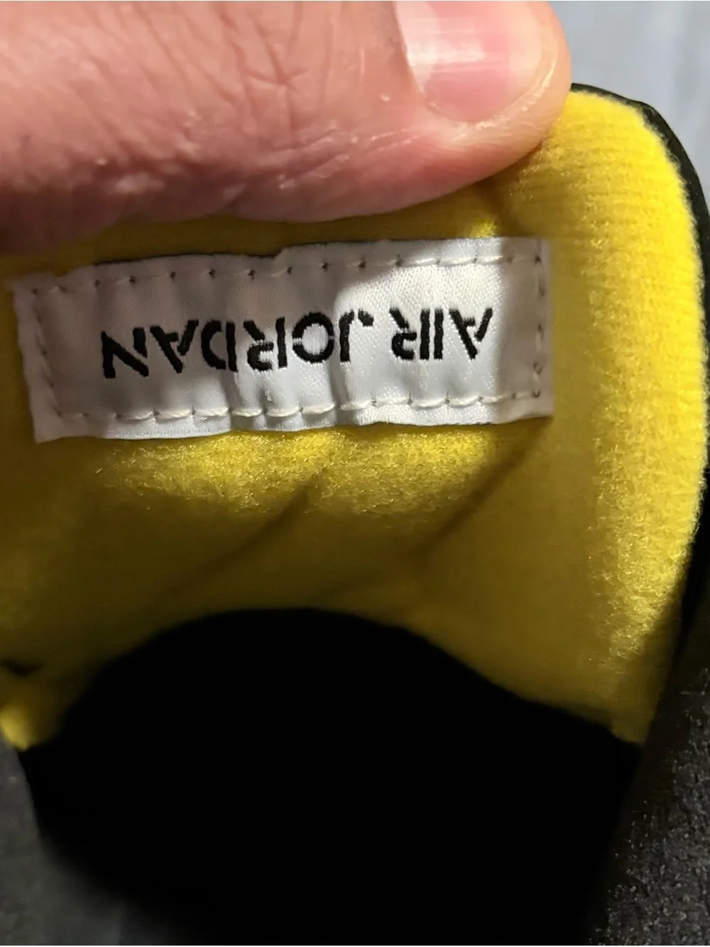 Jordan 4 Retro “Thunder” 2023 - Black/Yellow Retro Style